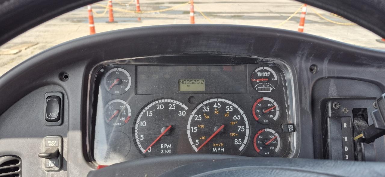 Freightliner M2 106 Medium Duty  2014