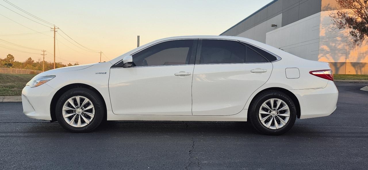Toyota Camry Hybrid LE 2017