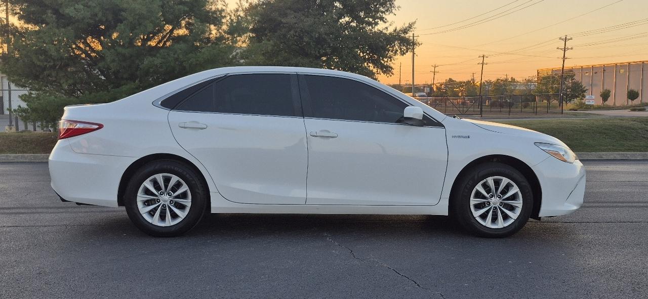 Toyota Camry Hybrid LE 2017