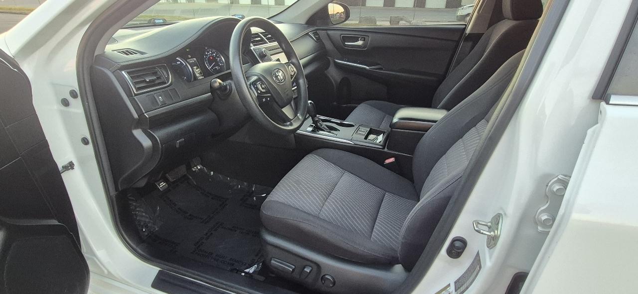 Toyota Camry Hybrid LE 2017