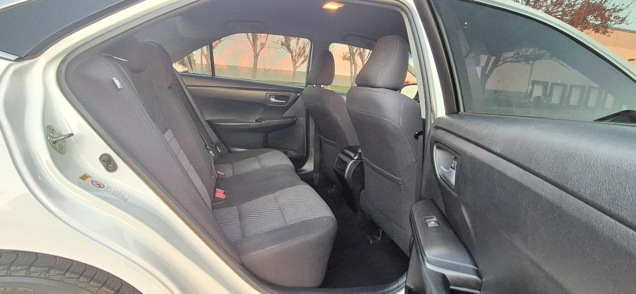 Toyota Camry Hybrid LE 2017