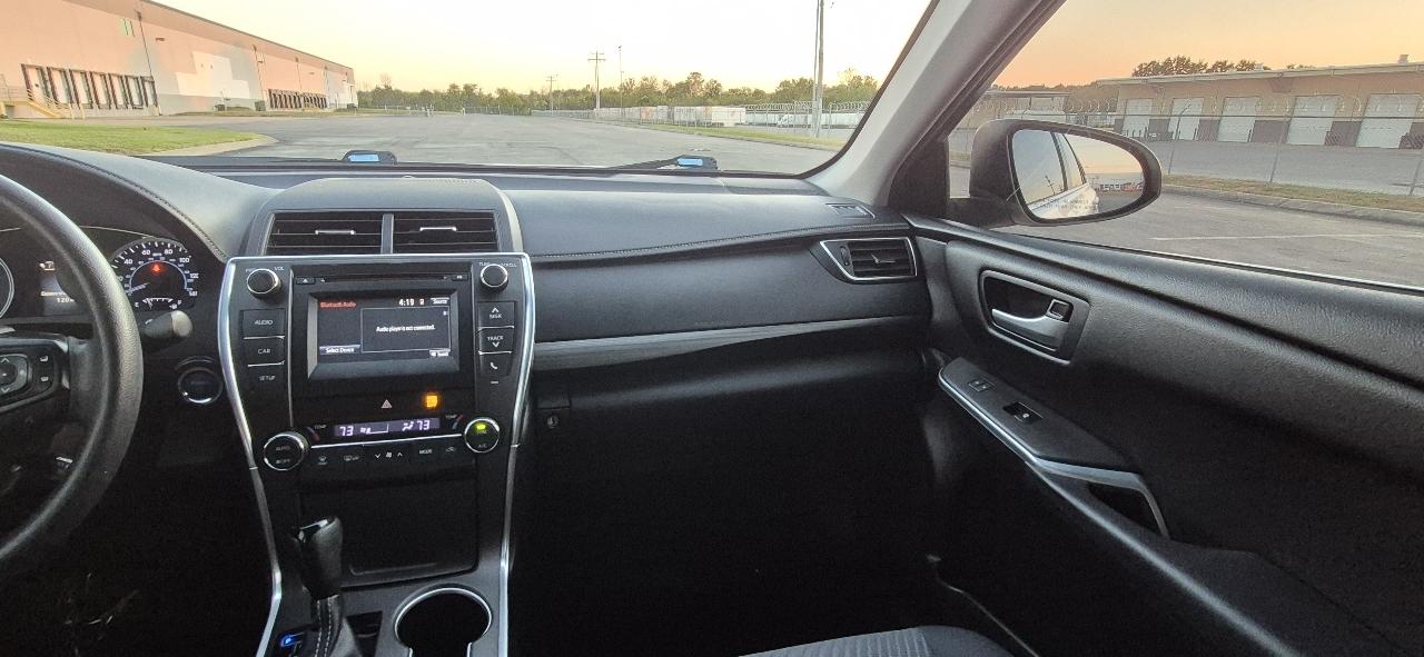 Toyota Camry Hybrid LE 2017