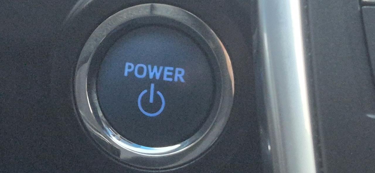 Toyota Camry Hybrid LE 2017