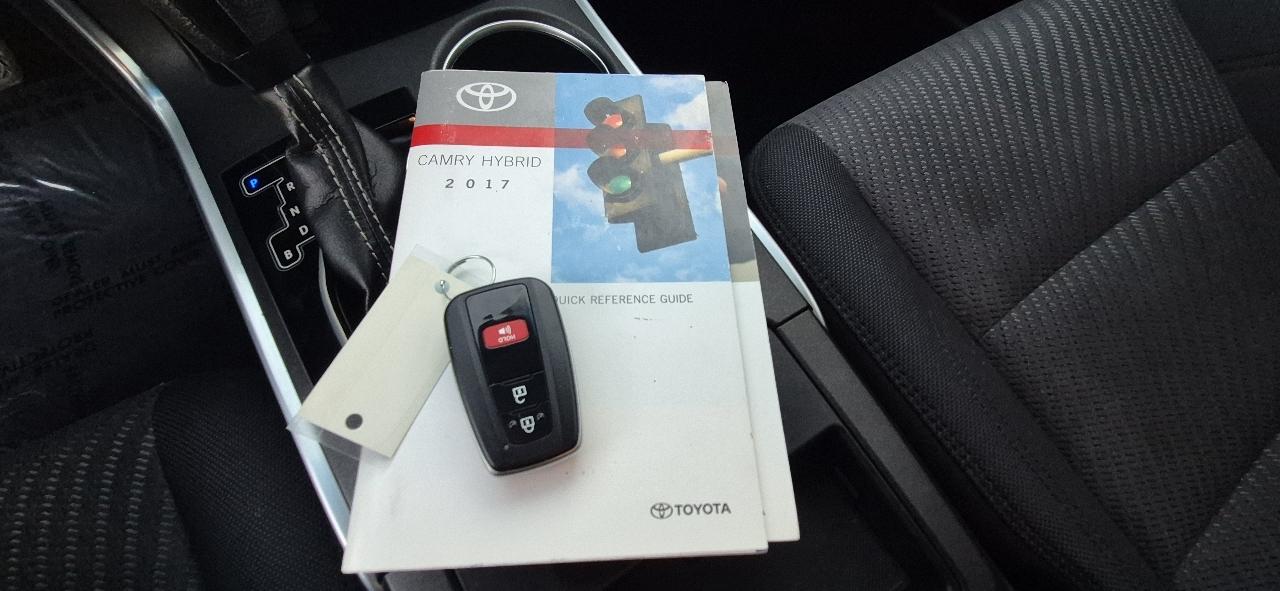 Toyota Camry Hybrid LE 2017