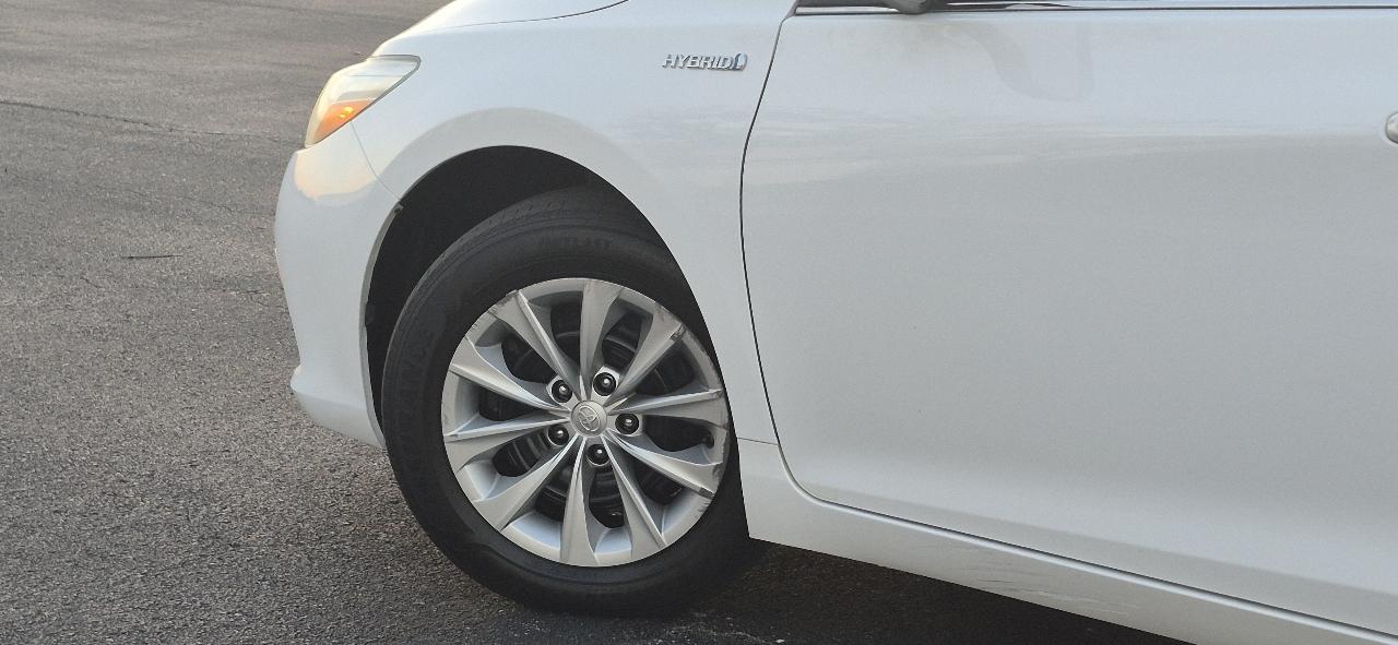 Toyota Camry Hybrid LE 2017