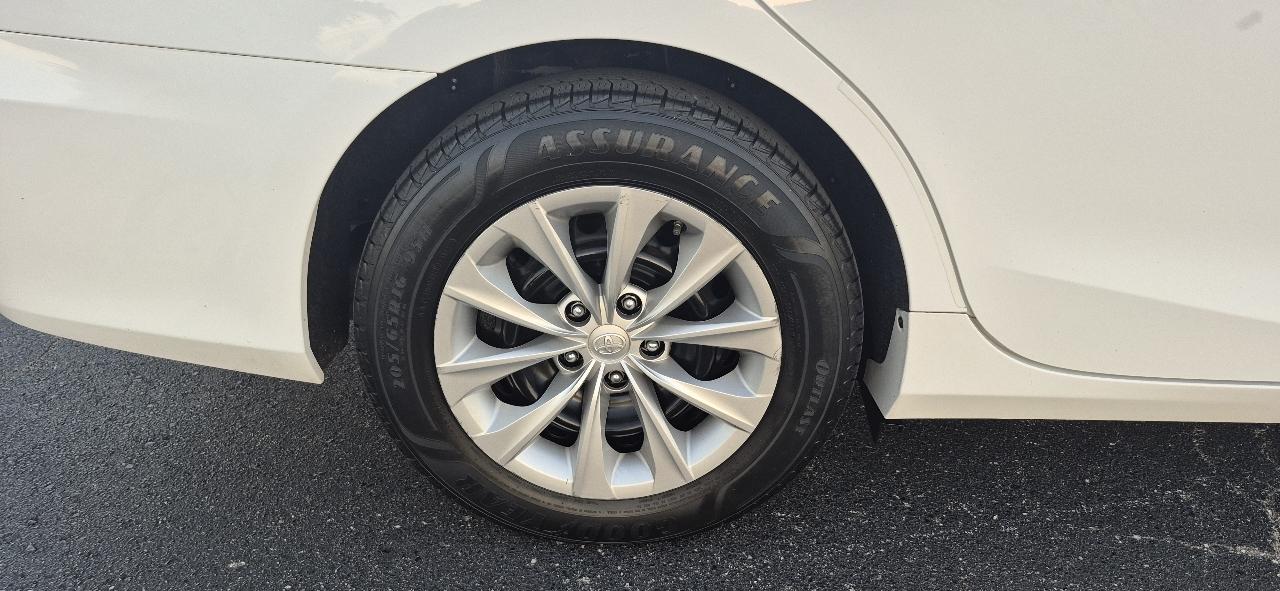 Toyota Camry Hybrid LE 2017