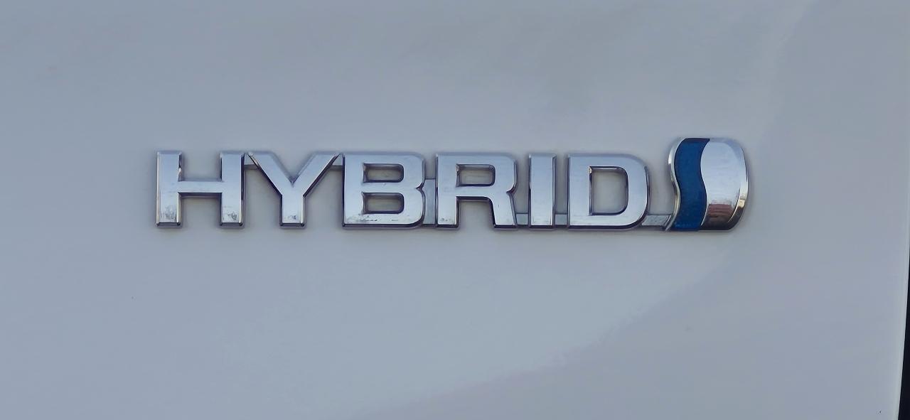 Toyota Camry Hybrid LE 2017