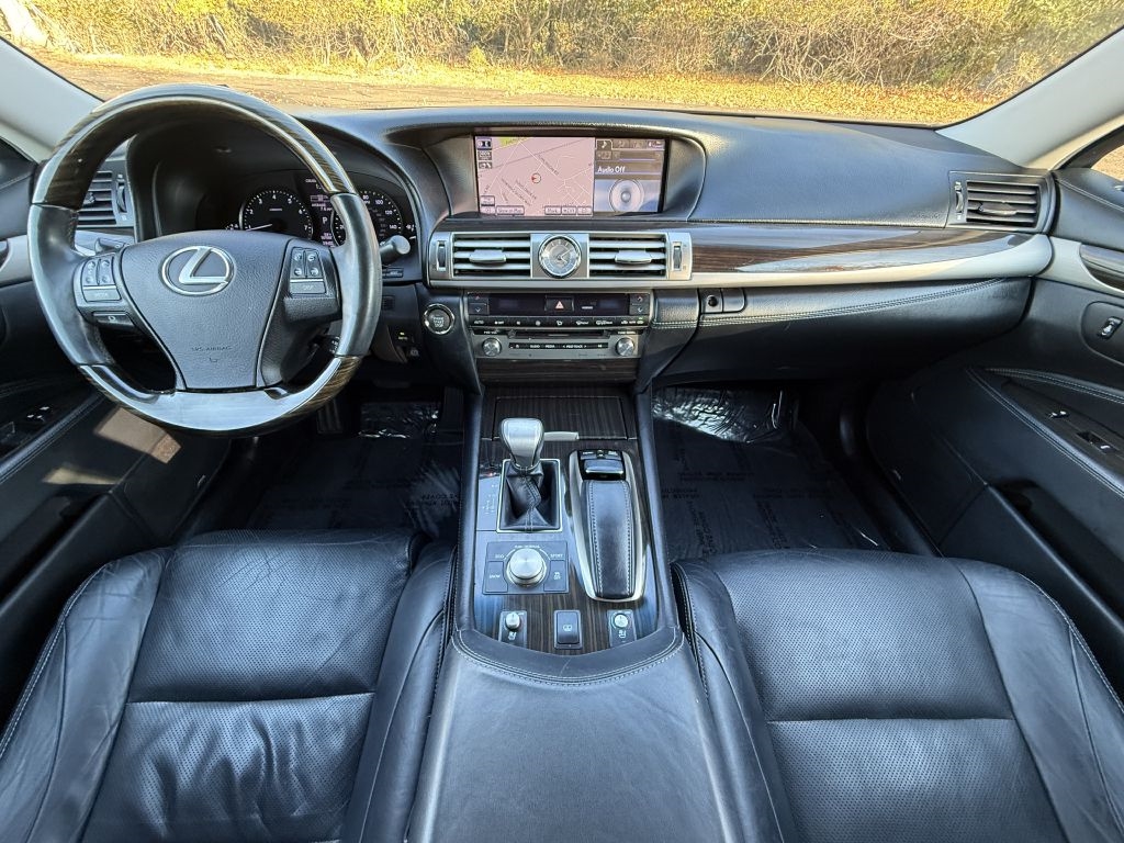 Lexus LS 460  2014