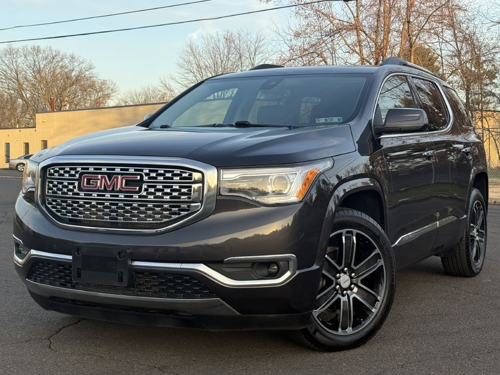 2017 GMC Acadia Denali's photo