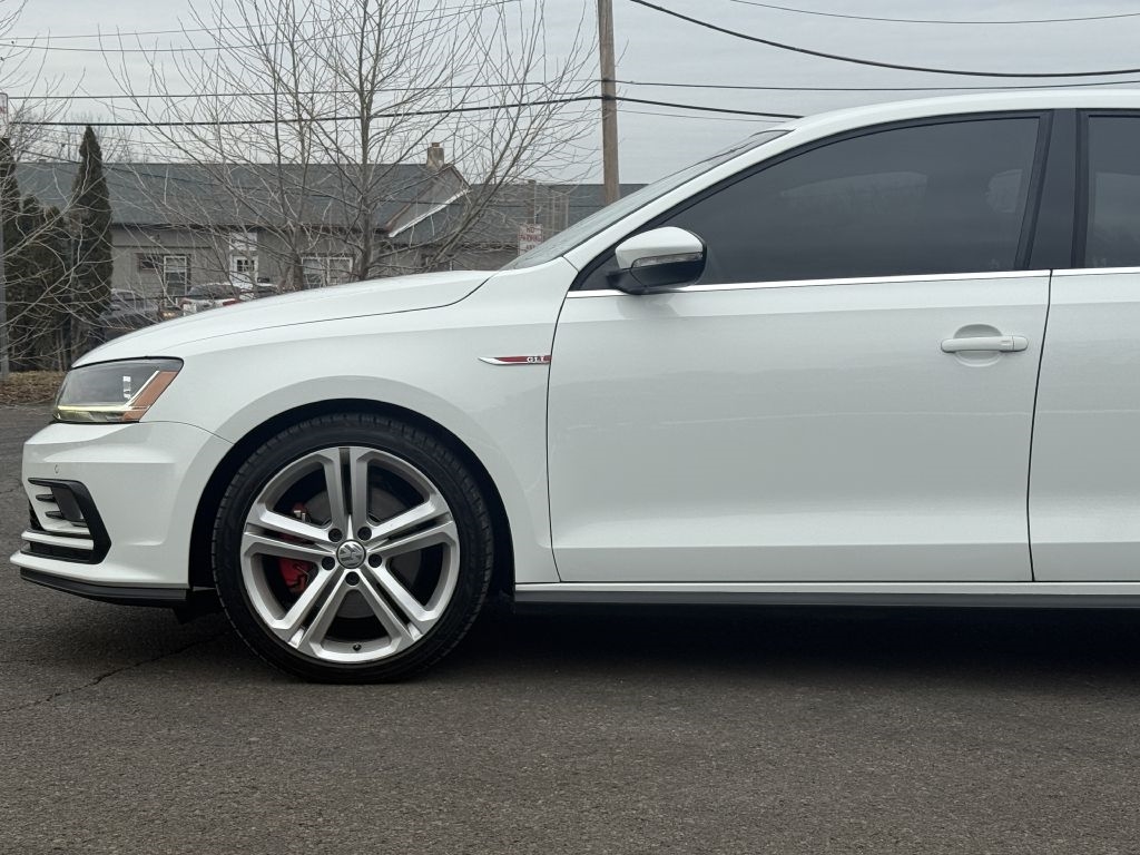 Volkswagen Jetta  2017