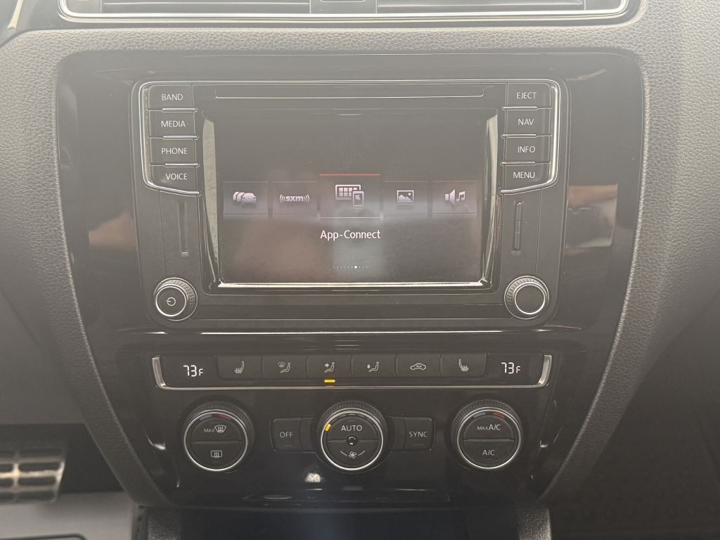 Volkswagen Jetta  2017