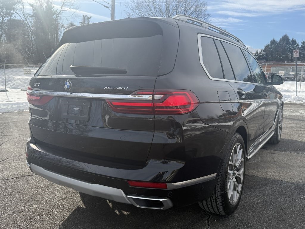 BMW X7  2021