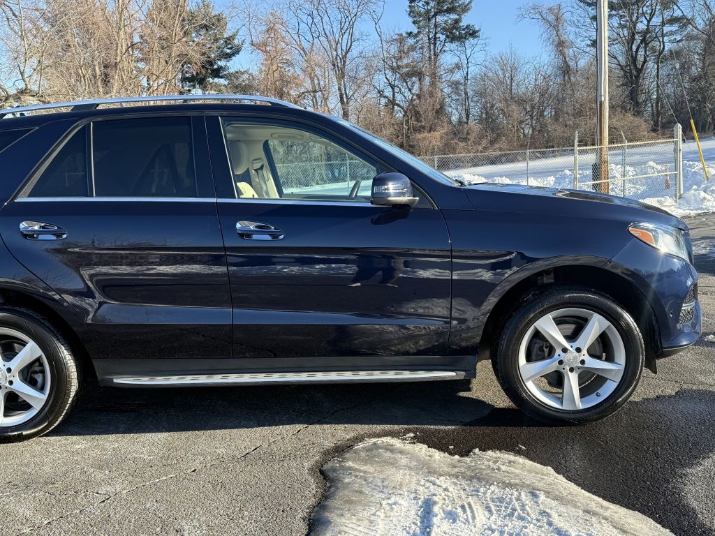 Mercedes-Benz GLE-Class  2016