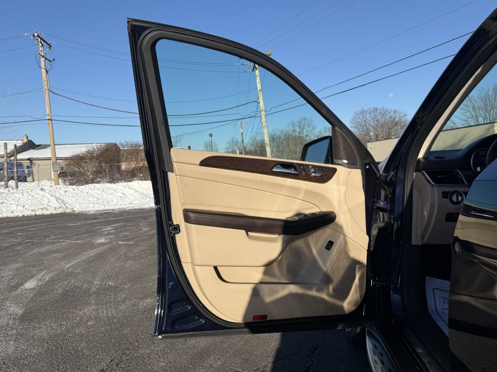 Mercedes-Benz GLE-Class  2016