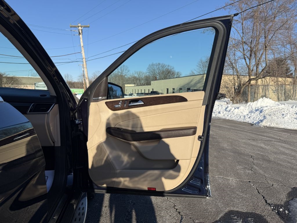 Mercedes-Benz GLE-Class  2016