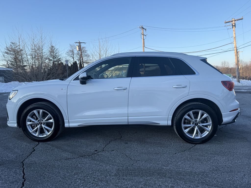 Audi Q3  2021