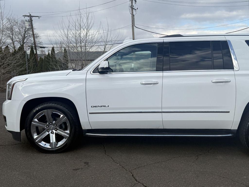 GMC Yukon XL Denali 2017
