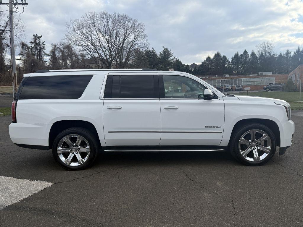 GMC Yukon XL Denali 2017