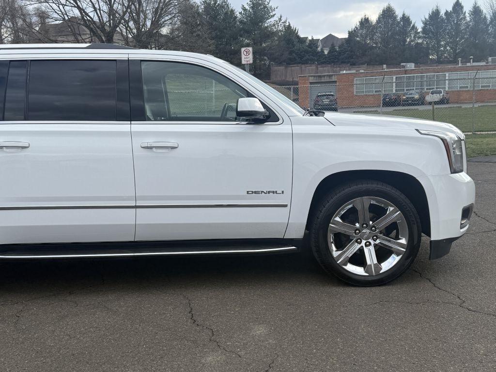 GMC Yukon XL Denali 2017