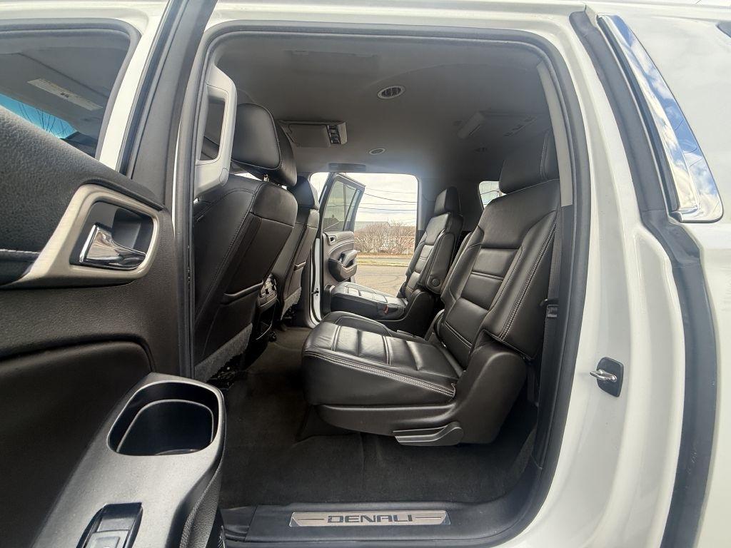 GMC Yukon XL Denali 2017