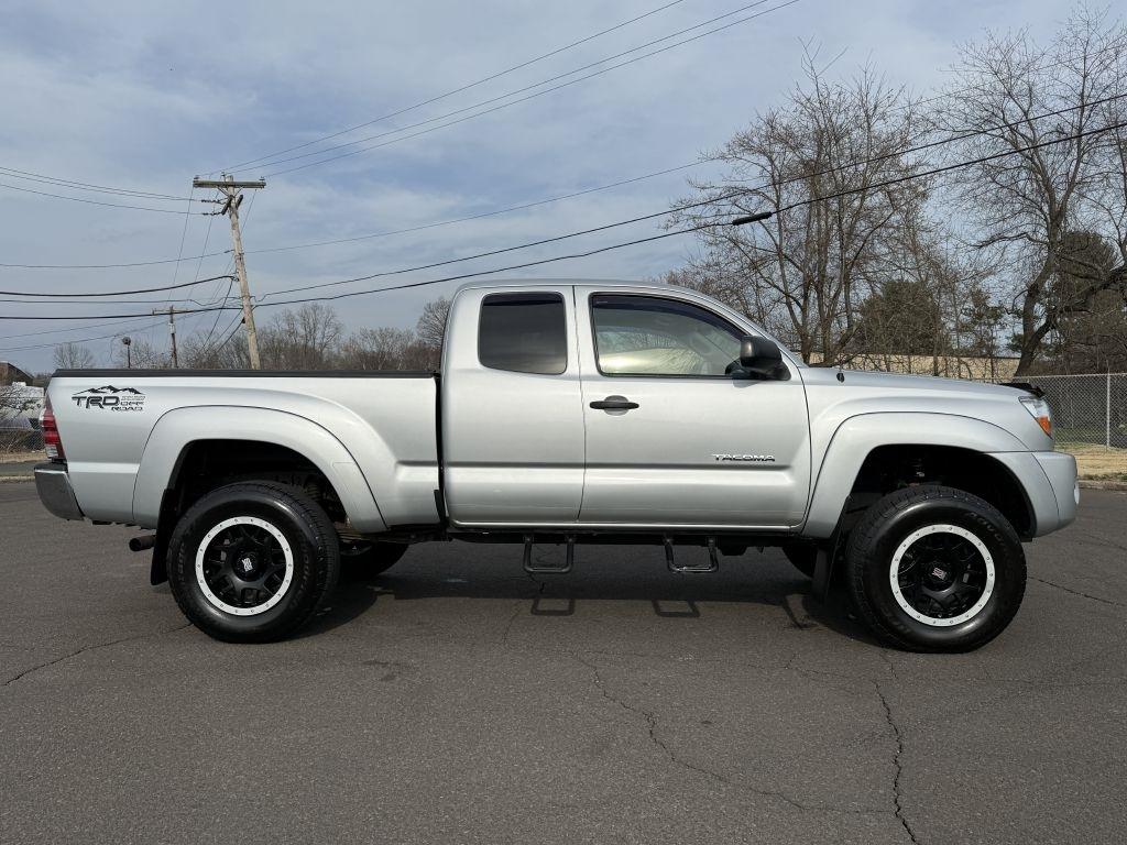 Toyota Tacoma  2011