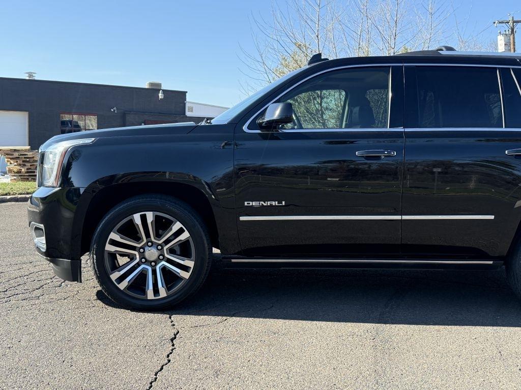 GMC Yukon Denali  2017