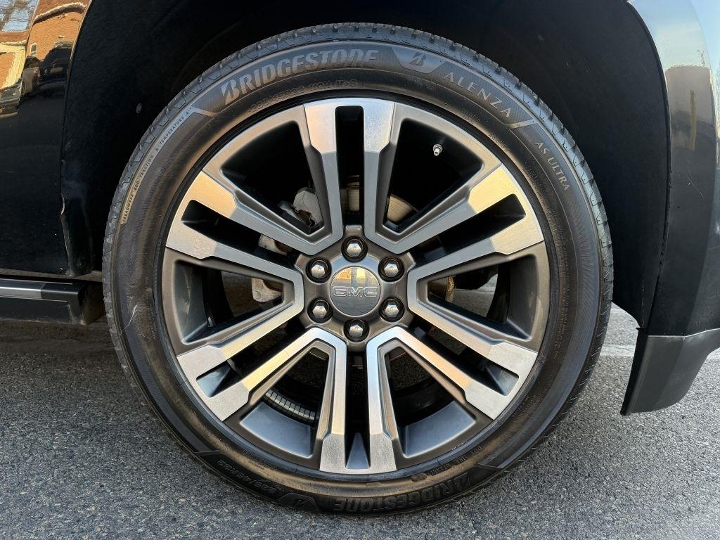 GMC Yukon Denali  2017