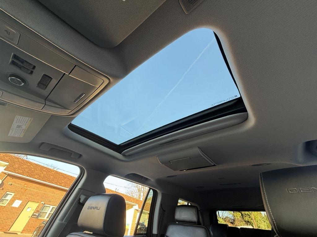 GMC Yukon Denali  2017