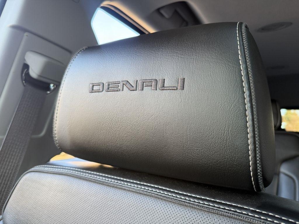 GMC Yukon Denali  2017