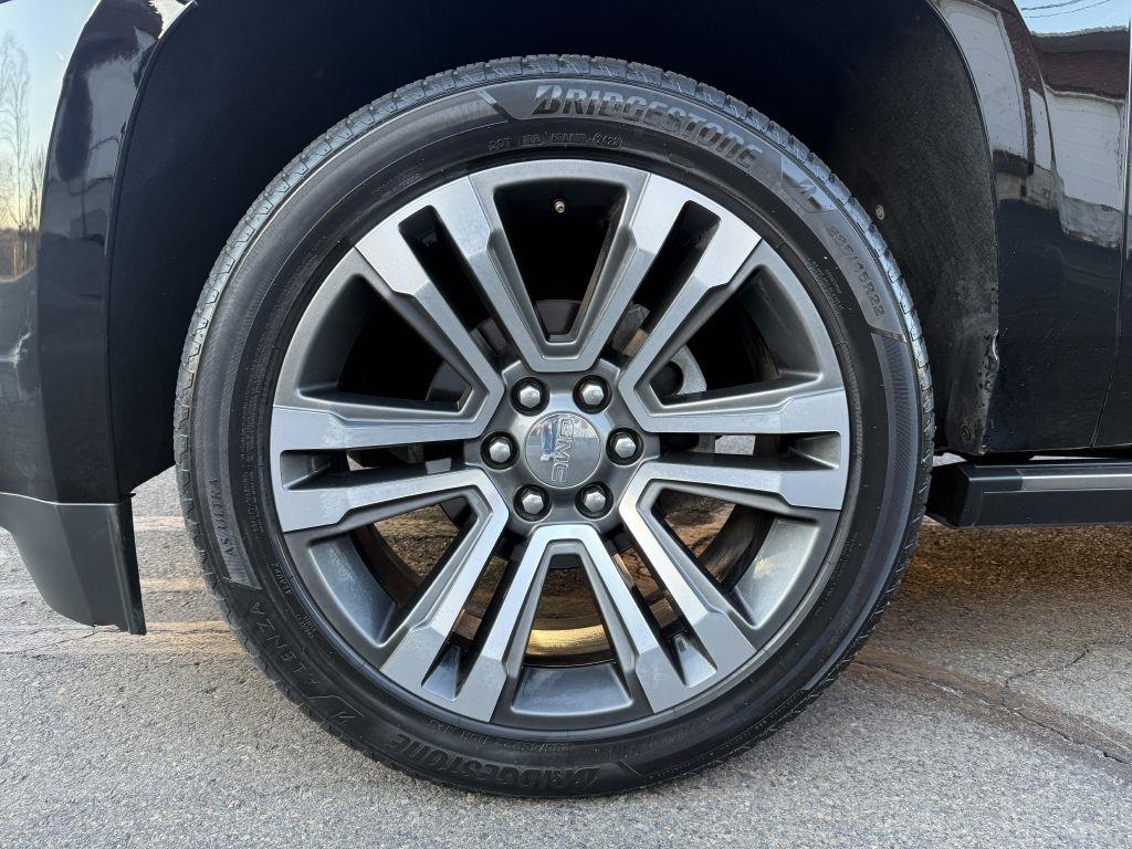 GMC Yukon Denali  2017