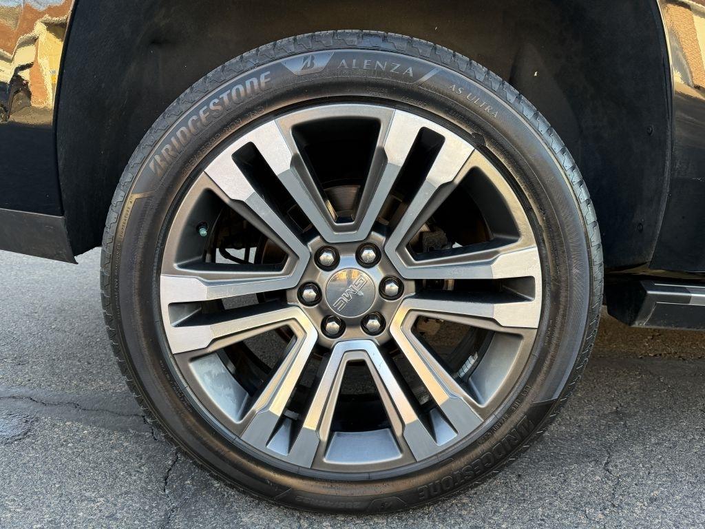 GMC Yukon Denali  2017