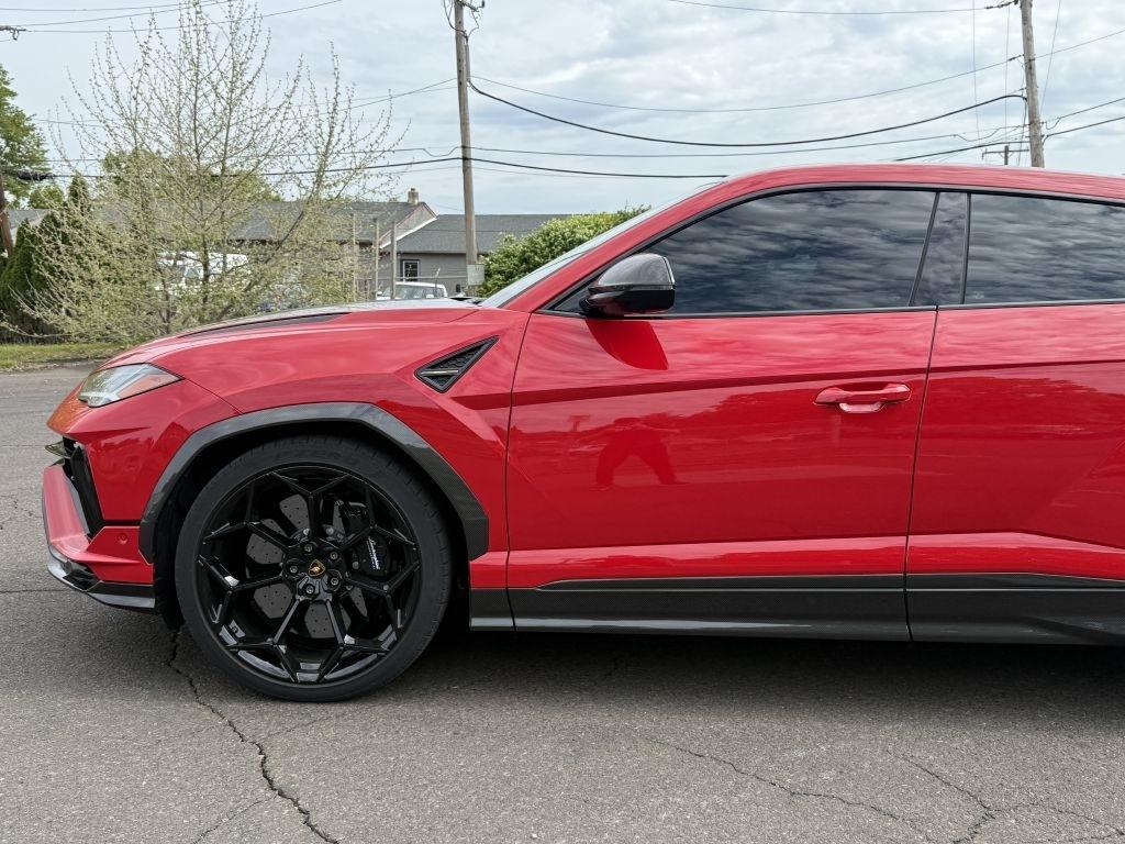 Lamborghini Urus  2024