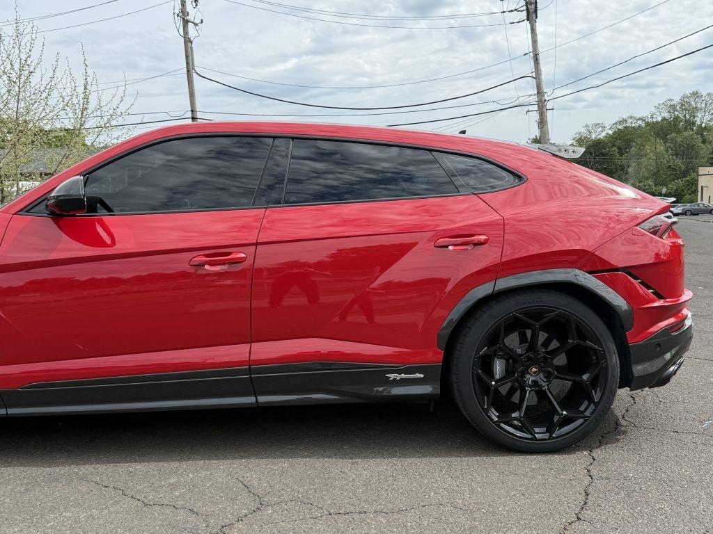 Lamborghini Urus  2024