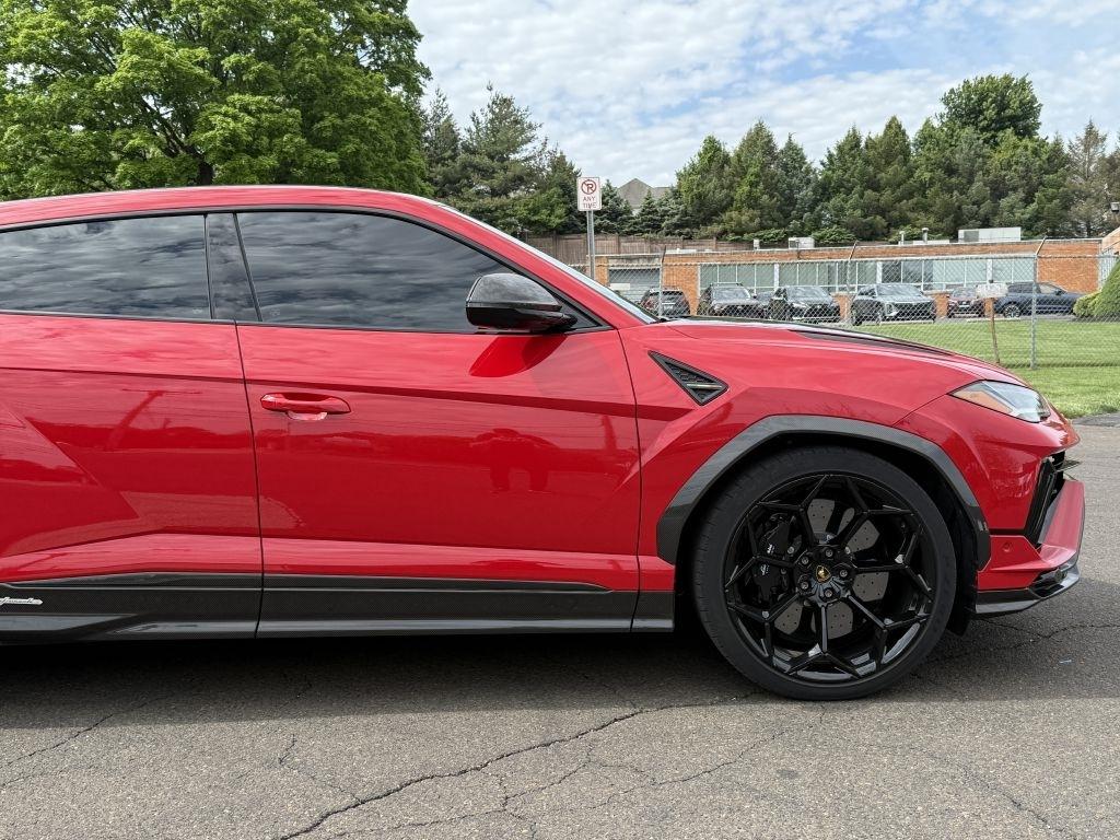 Lamborghini Urus  2024