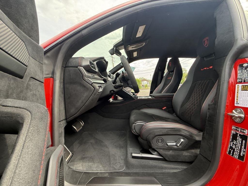 Lamborghini Urus  2024