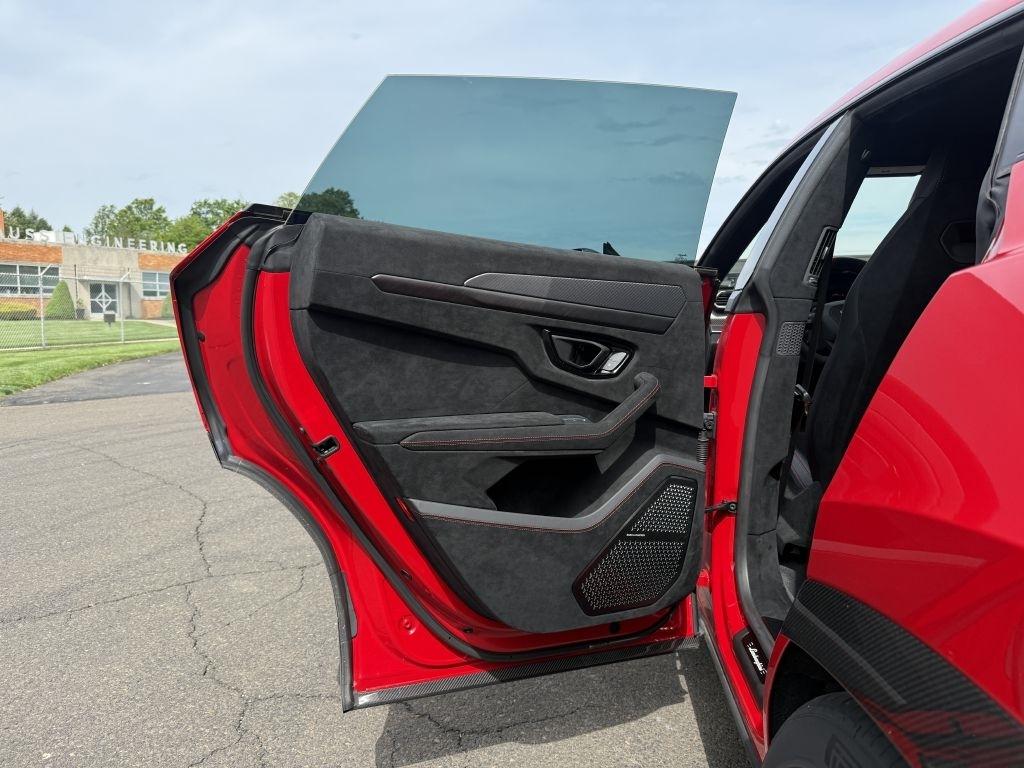 Lamborghini Urus  2024