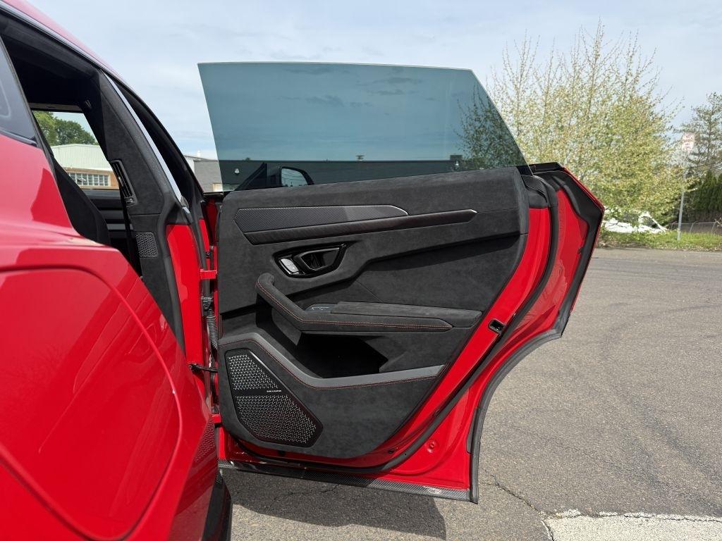 Lamborghini Urus  2024