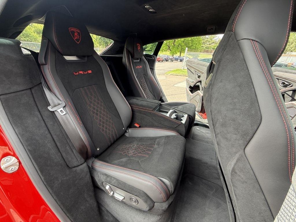 Lamborghini Urus  2024