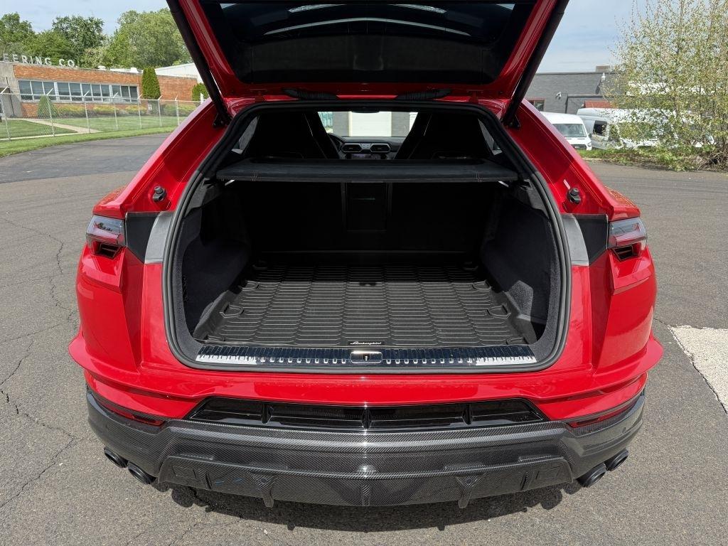 Lamborghini Urus  2024