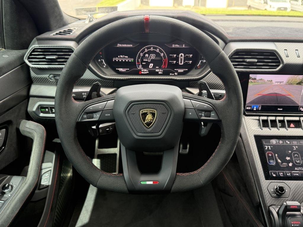 Lamborghini Urus  2024