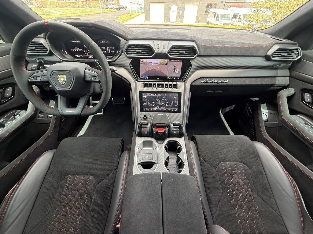 Lamborghini Urus  2024