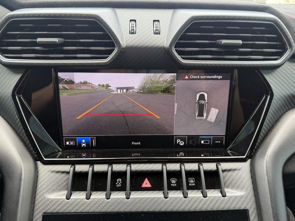 Lamborghini Urus  2024