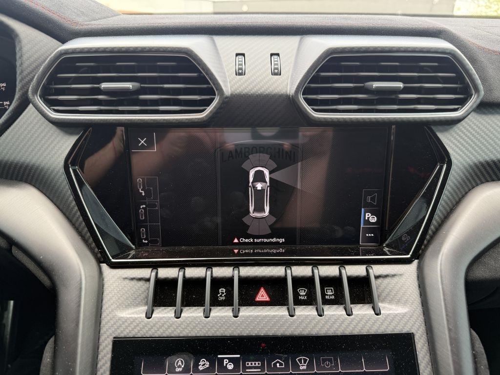 Lamborghini Urus  2024