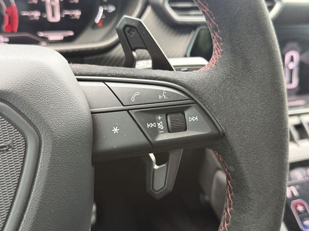 Lamborghini Urus  2024