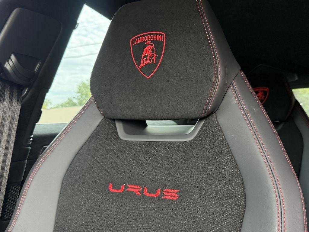 Lamborghini Urus  2024