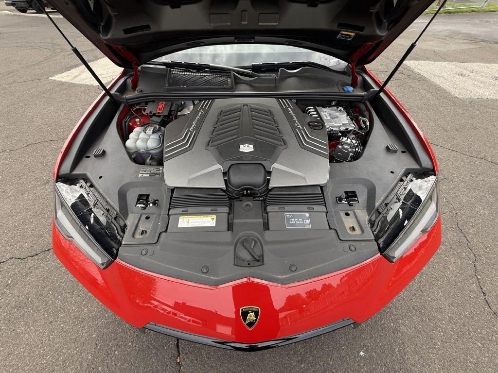 Lamborghini Urus  2024
