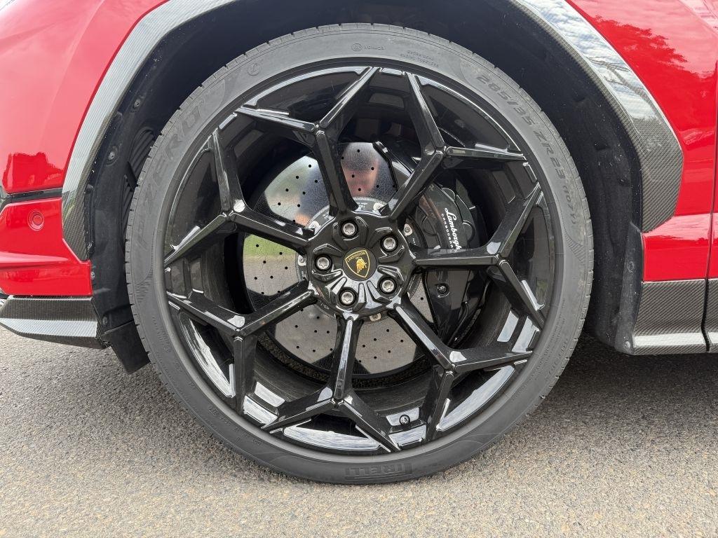 Lamborghini Urus  2024
