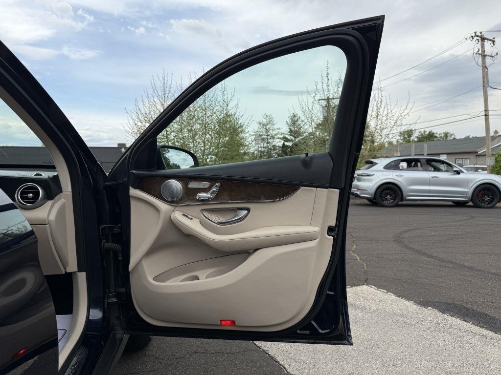 Mercedes-Benz GLC-Class  2018