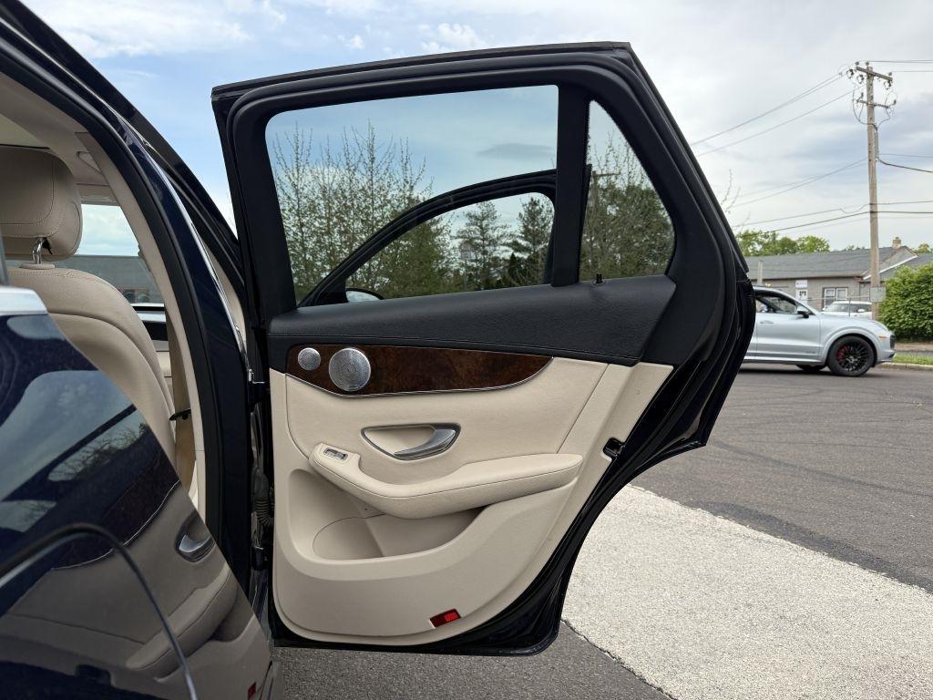 Mercedes-Benz GLC-Class  2018