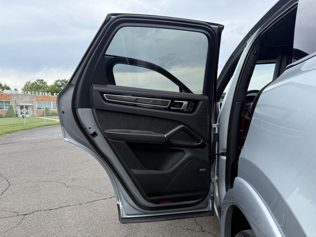 Porsche Cayenne  2021